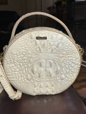 EUC Authentic Brahmin Lane Round Canteen Style embossed leather handbag
